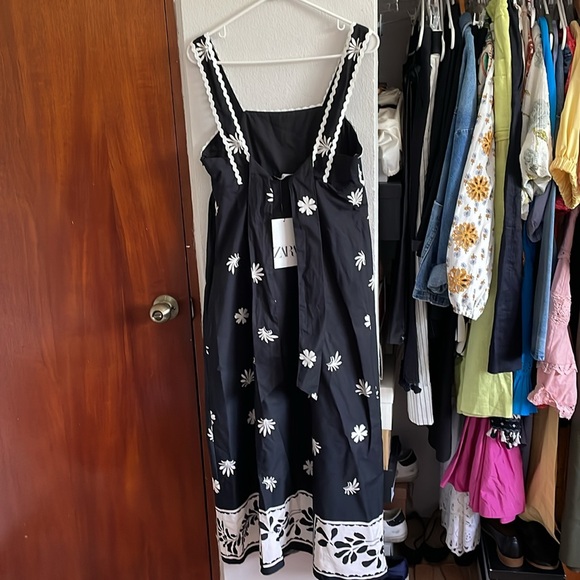 Zara Printed Midi Dress Size Medium M NWT Black White Eccru Abstract Floral - Picture 5 of 9